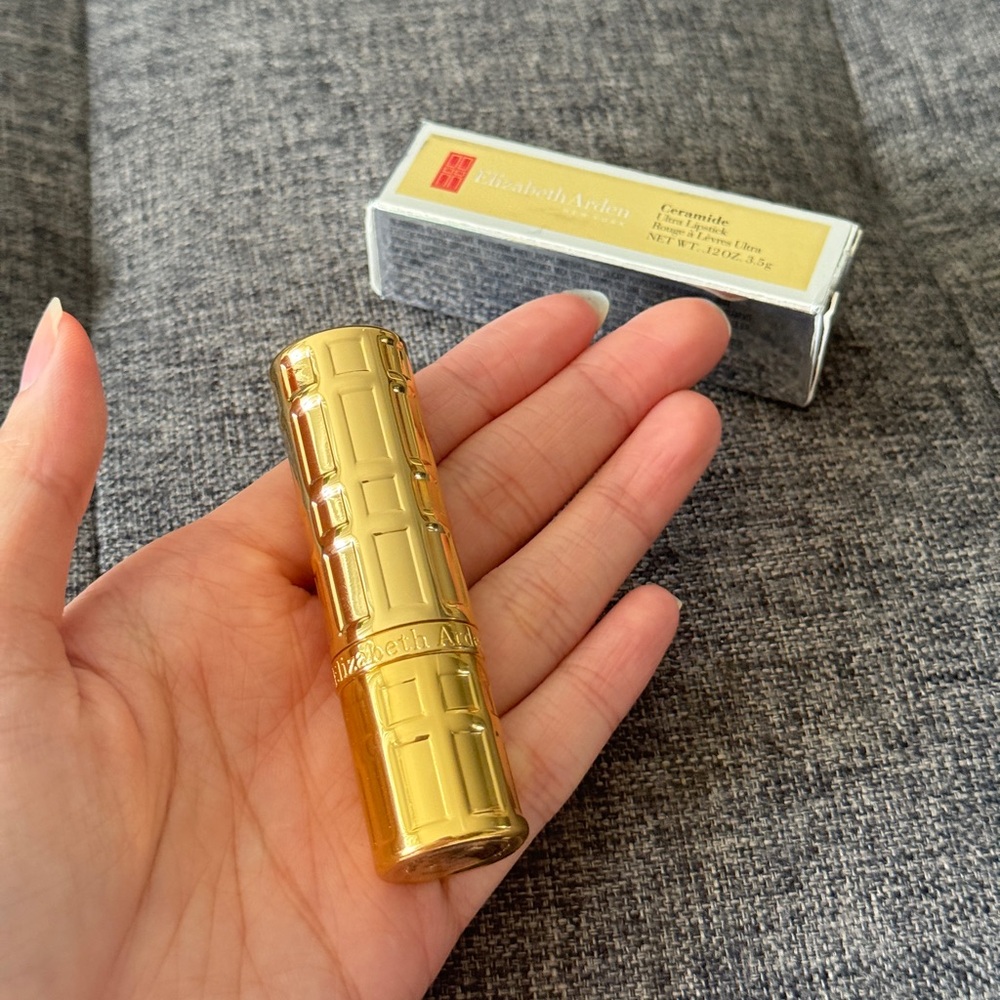 Elizabeth Arden Red Lipstick - Picture 2 of 3